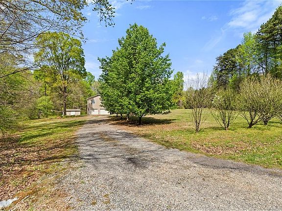 3rd image of 116 Blue Heron Rd
