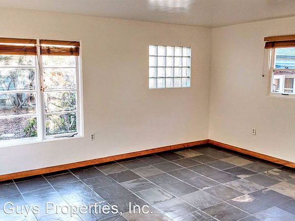 4th image of 4677 Saratoga Ave