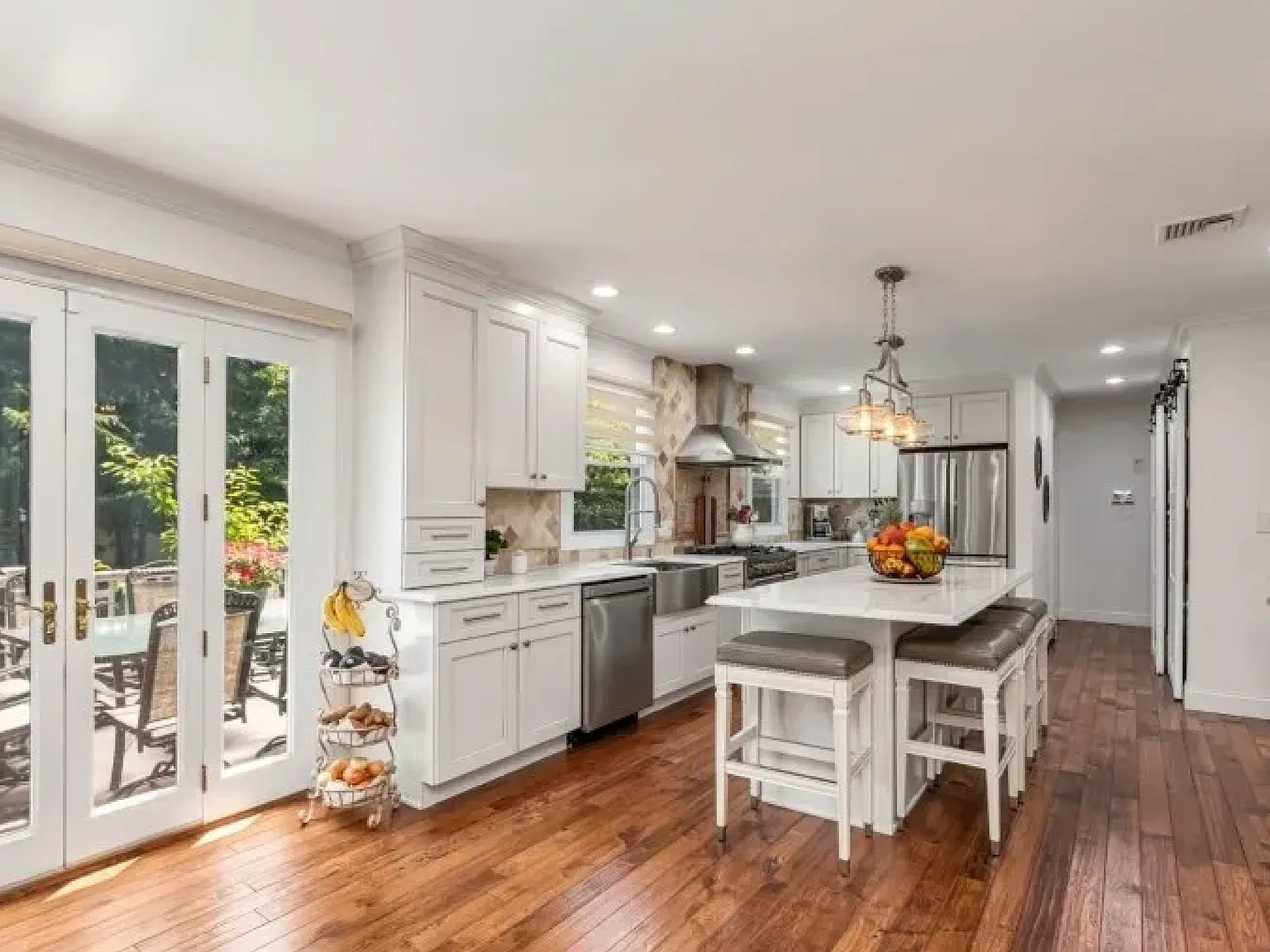 4 bed, 2700 sqft, $1,400 — Photo 3