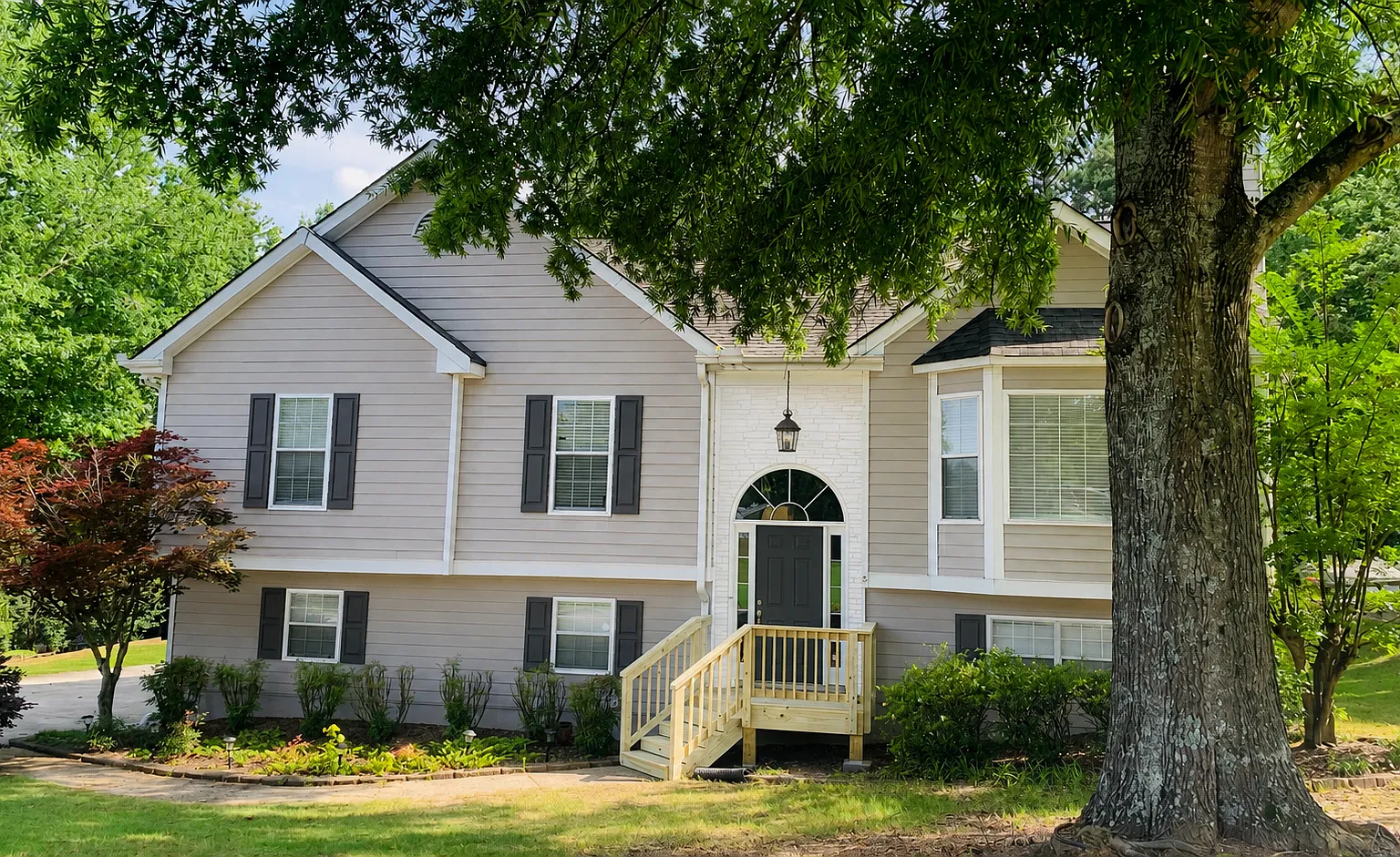 4056 Lenox Park Dr — Photo 1