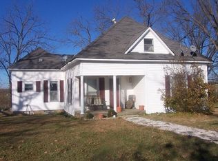 595 Highway 32, Bolivar, MO 65613