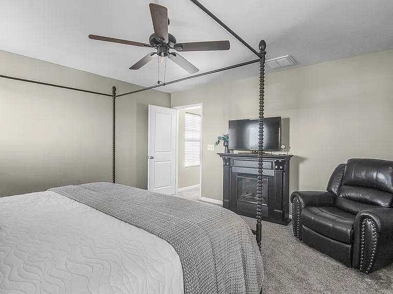 153 Hamilton Grv — Photo 29