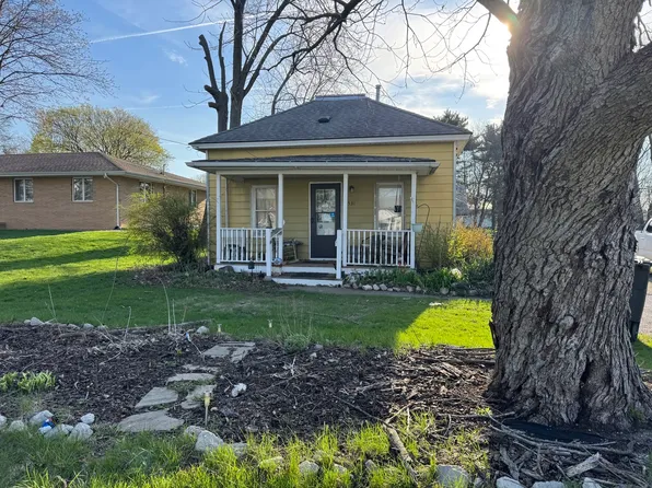 531 S Main St, Gifford, IL 61847