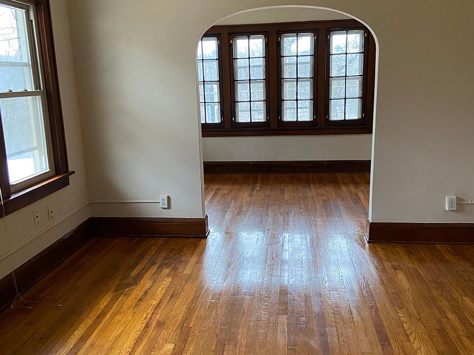 Living room looking towards solarium