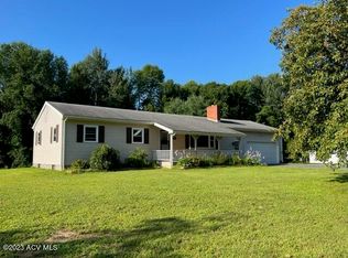 43 Broadwell Rd, Morrisonville, NY 12962