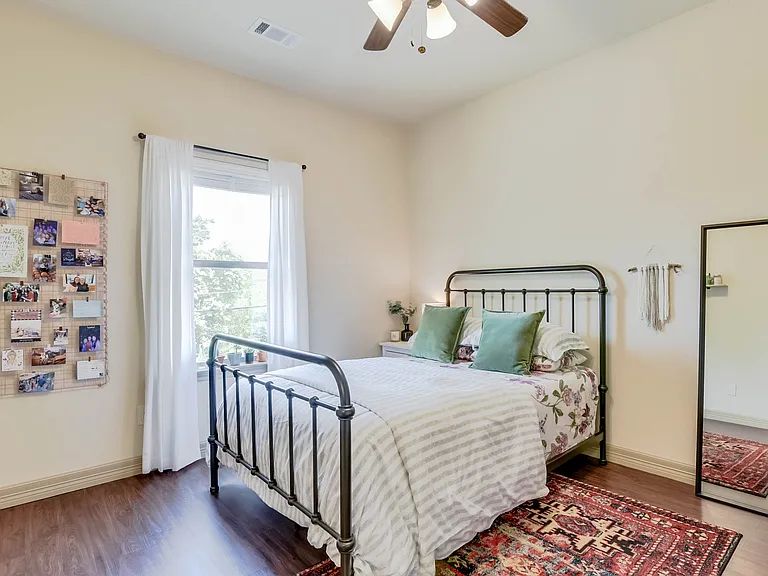 3235 McCart Ave — Photo 6