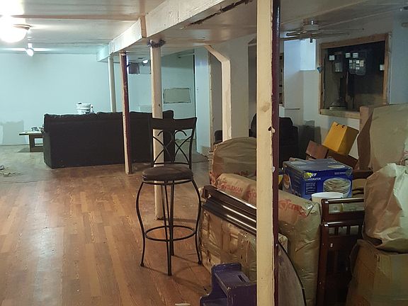 5th image of 24 Lefferts Ave #House