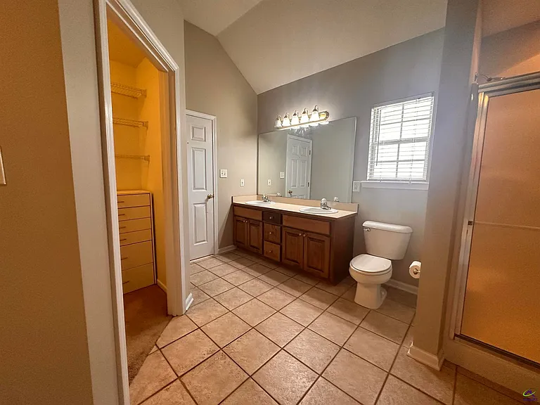 123 Larkspur Ln — Photo 10