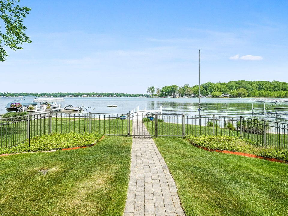 21674 Lake St, Cassopolis, MI 49031 Zillow