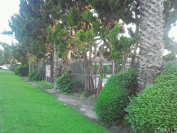 3rd image of 10741 Magnolia Ave APT 103