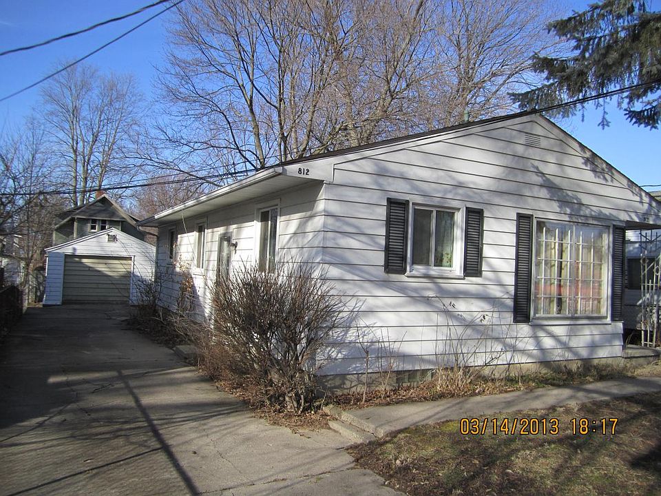 1st image of 812 Woodbine Ave
