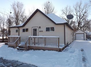 605 E Anson St, Marshalltown, IA 50158