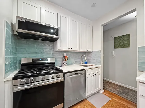 510 Kappock Street 1B image 3 of 26