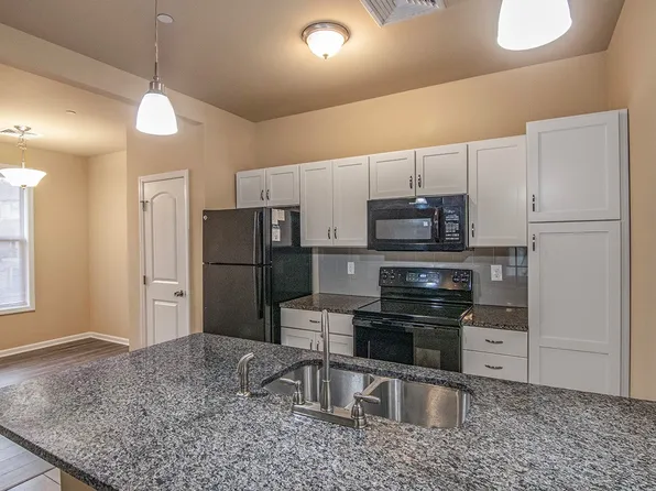 Stone Gate Village, 2798 Stone Gate Cir #2717, Camp Hill, PA 17011