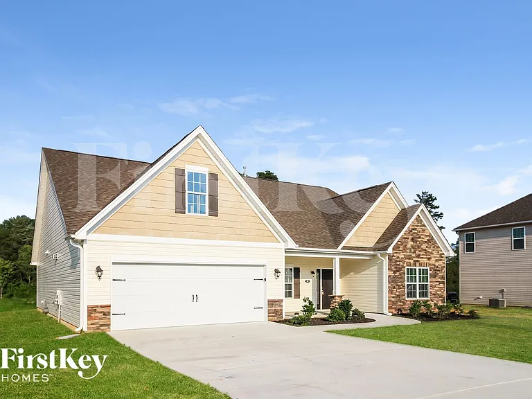196 Sand Hill Dr — Photo 2
