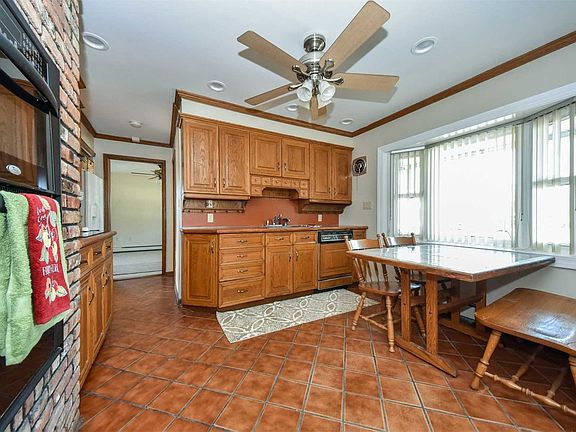 3rd image of 2 Belfry Ln