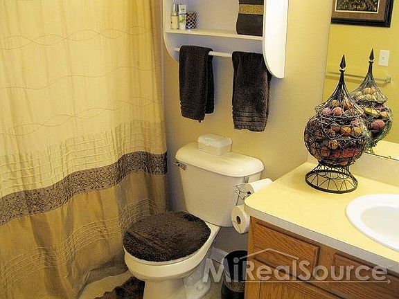 4th image of 42651 Park Cresent Dr