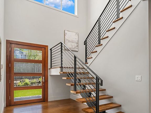 5th image of 107 6th Street S