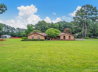 13101 Phillips Rd, Matthews, NC 28105