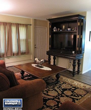 3rd image of 348 N Levasseur Ave