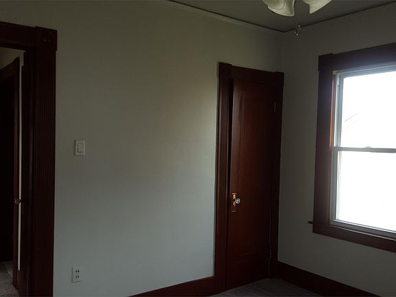 2nd image of 1410 Lakepointe St