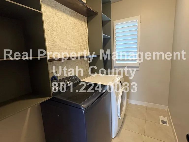 271 E Echo Ledge Dr — Photo 17