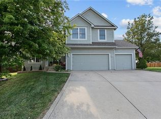 1006 SW 11th Ct, Lees Summit, MO 64081