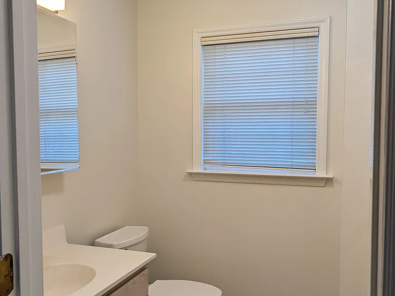 1466 Sir Charles Dr — Photo 9