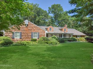 14 Bonnie Heights Rd, Manhasset, NY 11030