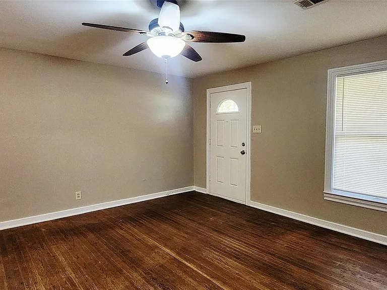 222 Winding Way St — Photo 6