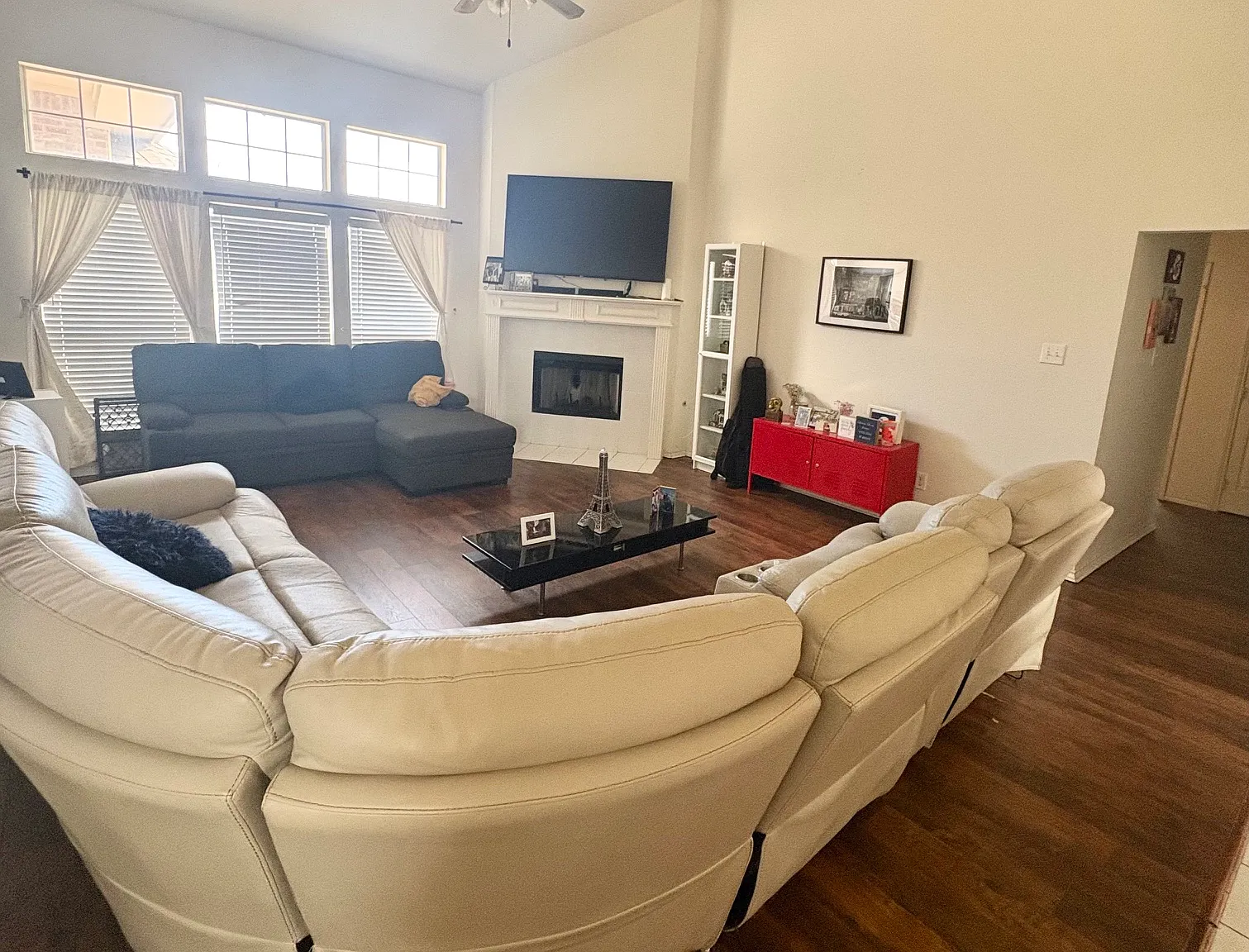 4 bed, 1963 sqft, $2,400 — Photo 2