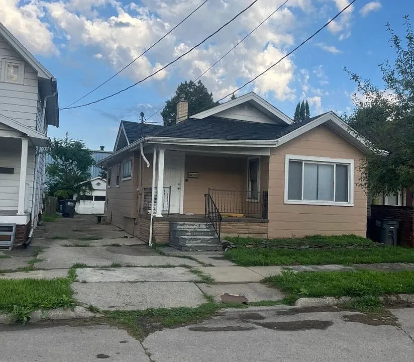 360 Lemert St