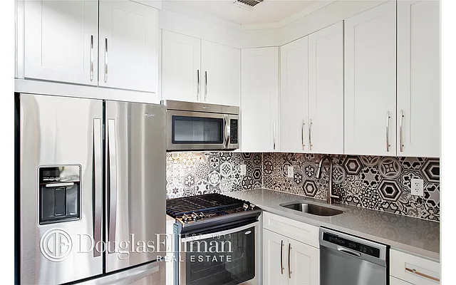 Sold by Douglas Elliman | media 16