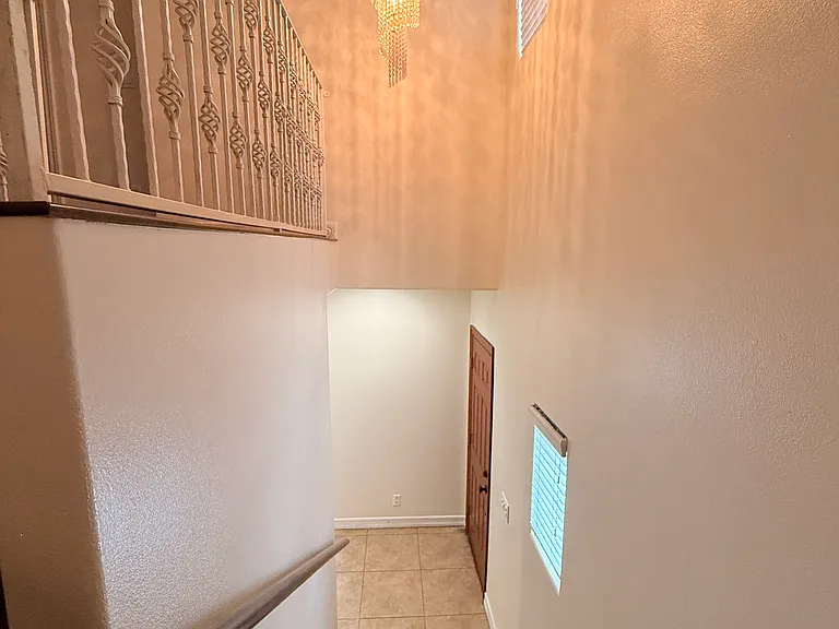 1334 S Grand Ave — Photo 27