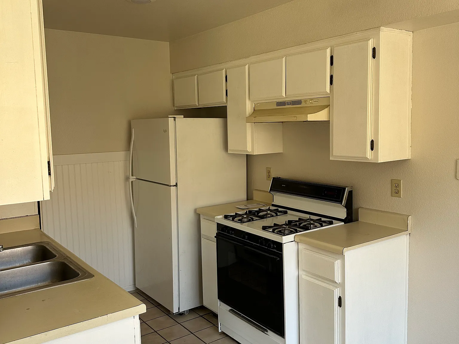 2 bed, 1.5 bath, 800 sqft, $2,500 — Photo 2
