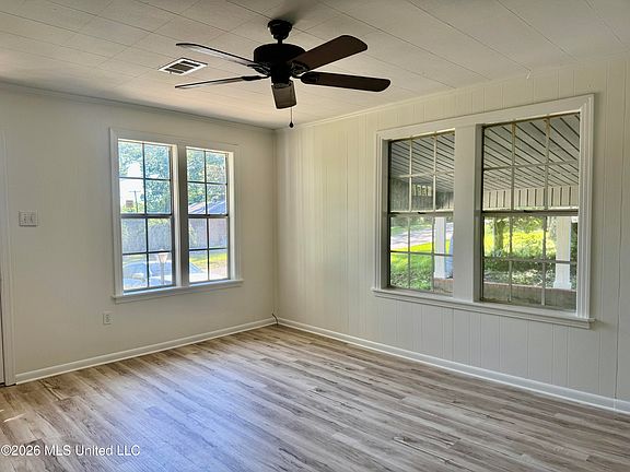 4th image of 3605 Ridgewood Rd