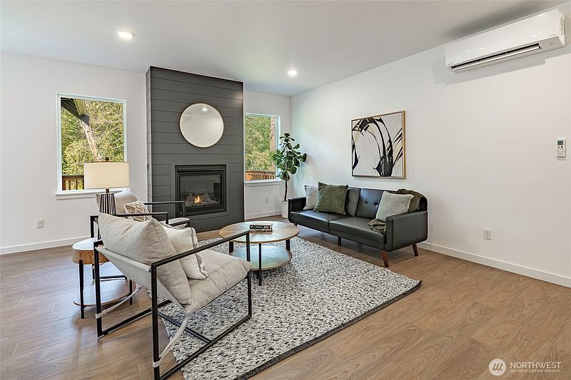 5th image of 2950 Cedar View Way