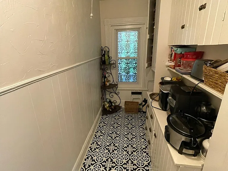 19 Circuit Ave E #2 — Photo 4