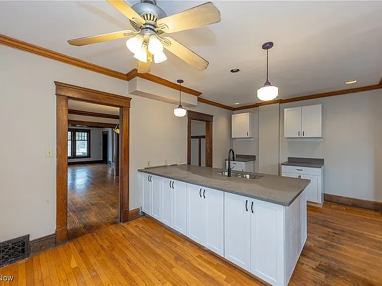 2572 Mayfield Rd — Photo 14