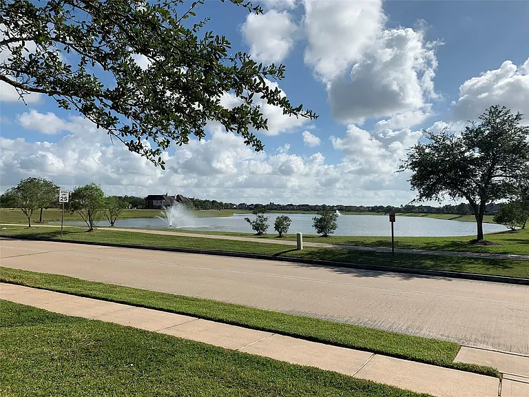 2516 Brittany Lakes Dr — Photo 3
