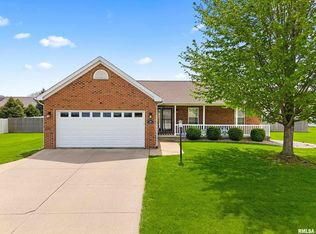 1204 W Cloverdale Rd, Chillicothe, IL 61523