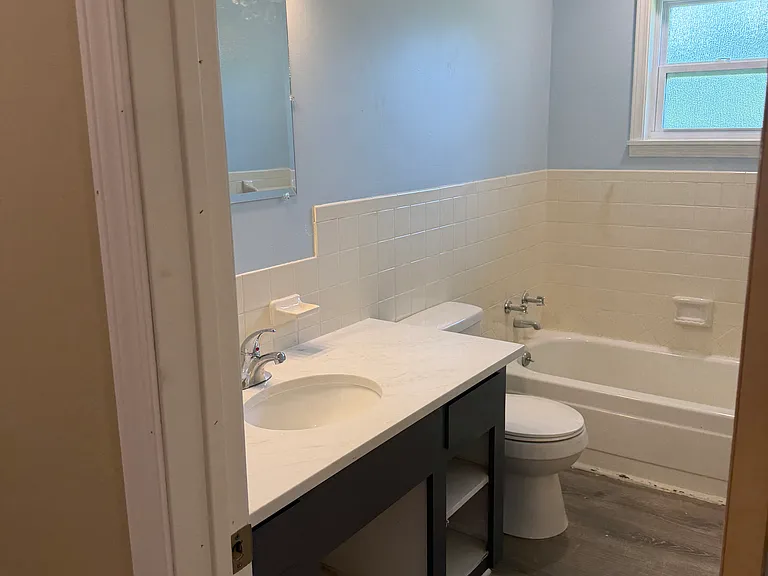 1204 W New Hope Rd — Photo 14
