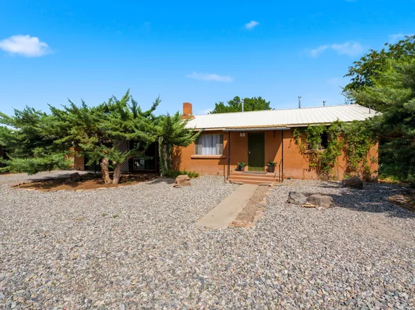 749 S McCurdy Rd, Espanola, NM 87532