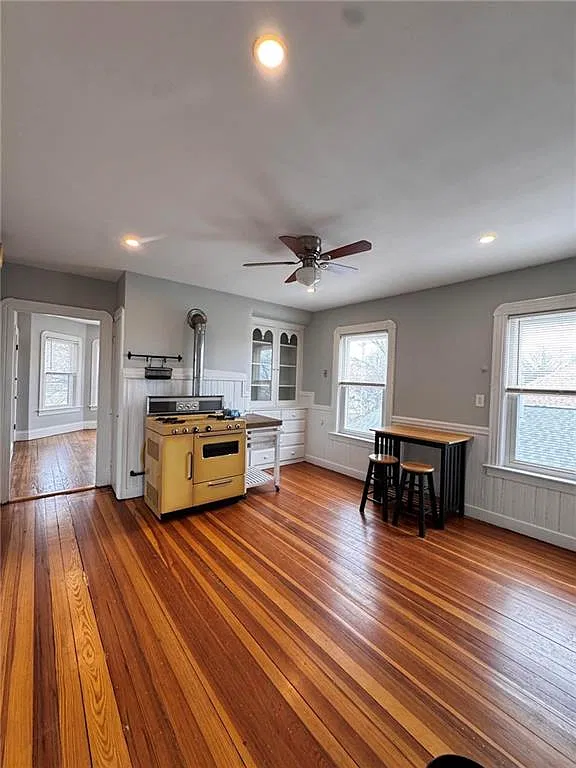2 bed, 1.0 bath, 900 sqft, $1,450 — Photo 3