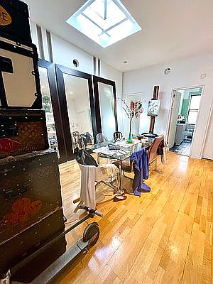 4th image of 148 Stanton St APT 4