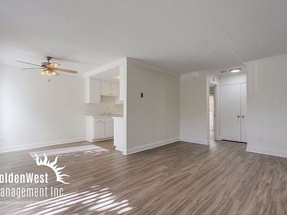 3rd image of 2032 Cypress Ave APT 17