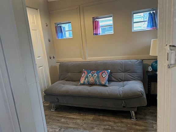5th image of 3125 Parkwood Ave