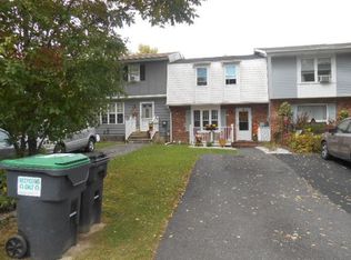 11 Black Stallion Ct, Middletown, NY 10940