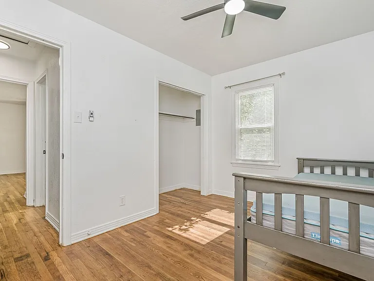 4219 S Washington St — Photo 14