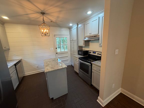 5th image of 1227 Woodward Ave
